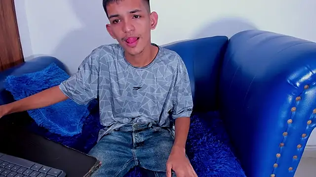 littlecum18 online show from June 24, 12:48 pm