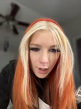 Snapshot of mistressx69 chatting on June 17, 1:30 am mistressx69 online show from June 17, 1:30 am
