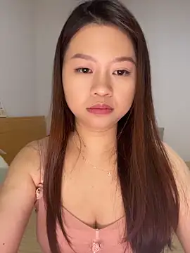 Snapshot of mimi05231 chatting on June 9, 1:56 pm mimi05231 online show from June 9, 1:56 pm