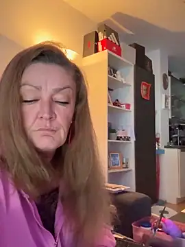Snapshot of MumGabriela chatting on June 14, 11:01 am MumGabriela online show from June 14, 11:01 am