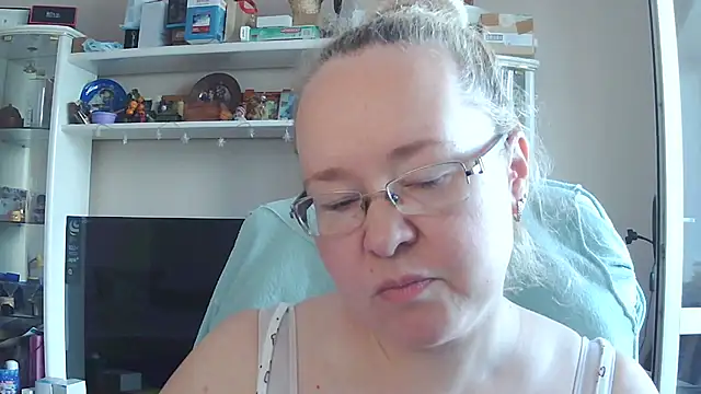 Viola27 online show from July 4, 9:15 am
