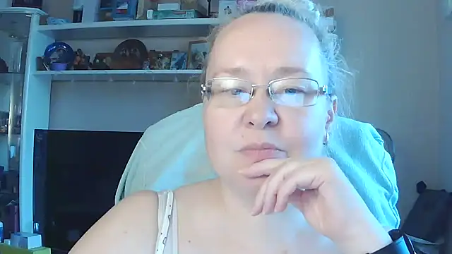 Viola27 online show from July 9, 2:32 pm