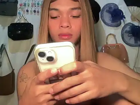 Snapshot of Justine0419 chatting on July 31, 3:55 pm Justine0419 online show from July 31, 3:55 pm