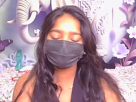 bold-kiyara online show from June 13, 5:49 am