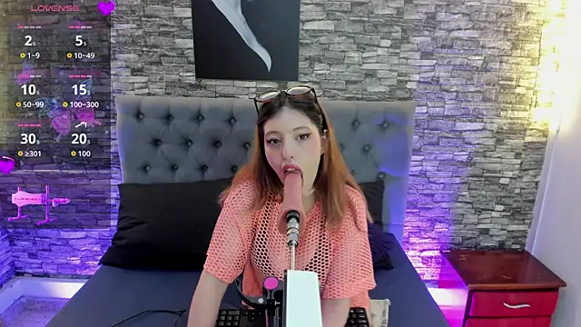 AngeliqueGirard online show from July 18, 7:50 pm