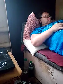 Snapshot of oksana72 chatting on October 2, 9:38 am oksana72 online show from October 2, 9:38 am