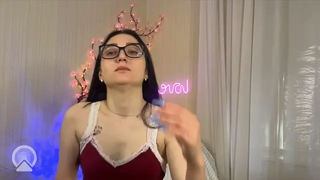 Stunning Girll online show from June 14, 2:24 am
