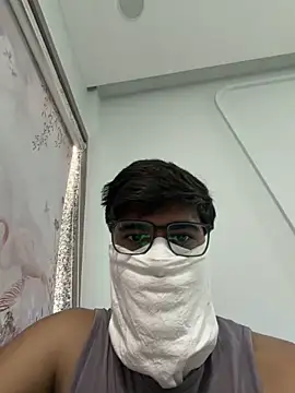 Snapshot of dreamy_boy chatting on June 13, 5:05 am dreamy boy online show from June 13, 5:05 am