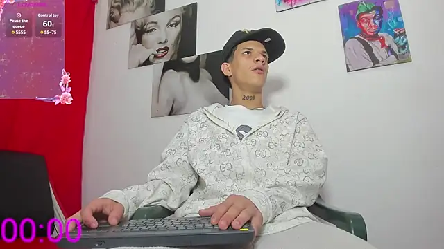 big hot boy  online show from June 11, 7:45 pm