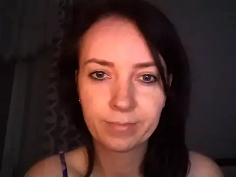 Snapshot of JenniferAlone chatting on June 11, 8:29 pm JenniferAlone online show from June 11, 8:29 pm