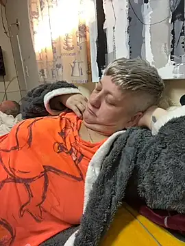 blueiceeyes online show from June 24, 7:07 am