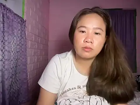 Snapshot of ur_asianyumi chatting on June 10, 4:50 pm ur asianyumi online show from June 10, 4:50 pm