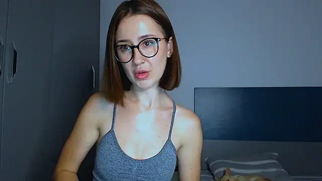 Snapshot of sofiacrystal chatting on June 10, 3:50 am sofiacrystal online show from June 10, 3:50 am