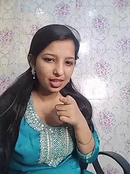 Queen Rosyy online show from July 8, 6:40 am
