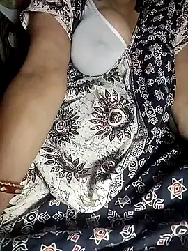 Snapshot of Sexy-Bhabi69 chatting on June 21, 6:10 pm Sexy-Bhabi69 online show from June 21, 6:10 pm