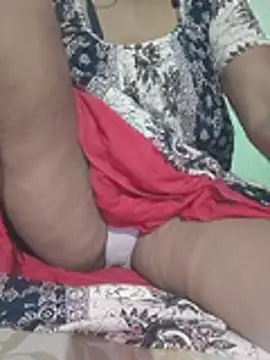 Snapshot of Sexy-Bhabi69 chatting on July 3, 9:05 am Sexy-Bhabi69 online show from July 3, 9:05 am
