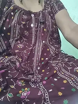 Snapshot of Sexy-Bhabi69 chatting on July 23, 9:29 am Sexy-Bhabi69 online show from July 23, 9:29 am