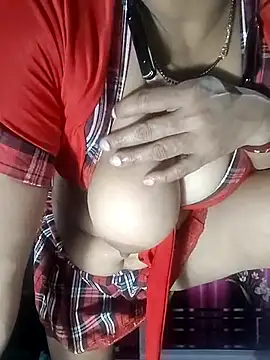 Snapshot of Sexy-Bhabi69 chatting on July 28, 7:39 pm Sexy-Bhabi69 online show from July 28, 7:39 pm