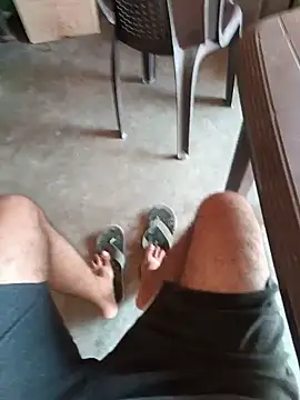 Desindianbull69 online show from July 3, 12:33 pm