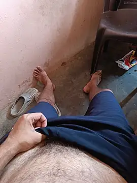 Desindianbull69 online show from July 7, 9:02 am