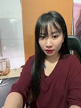 Snapshot of QuynhAnh99 chatting on June 10, 3:39 am QuynhAnh99 online show from June 10, 3:39 am