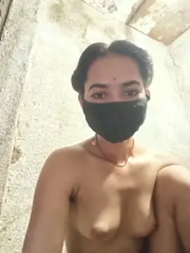 Snapshot of Kashish_love-143 chatting on June 15, 1:35 pm Kashish love-143 online show from June 15, 1:35 pm