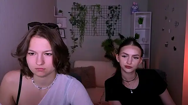 Snapshot of naomi_perl chatting on June 25, 10:31 am naomi perl online show from June 25, 10:31 am