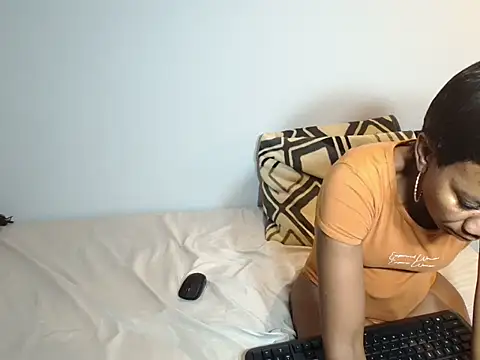 NewBootyXX online show from June 11, 8:07 pm