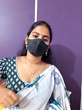 Clara-Lilly online show from June 12, 6:45 am