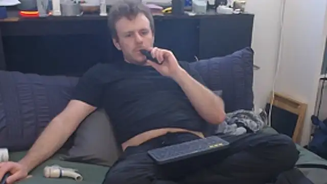 Snapshot of kinkyboipig chatting on July 19, 7:01 am kinkyboipig online show from July 19, 7:01 am