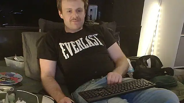 Snapshot of kinkyboipig chatting on July 31, 8:52 pm kinkyboipig online show from July 31, 8:52 pm