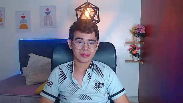 Snapshot of jack__tomas chatting on June 11, 1:42 pm jack tomas online show from June 11, 1:42 pm