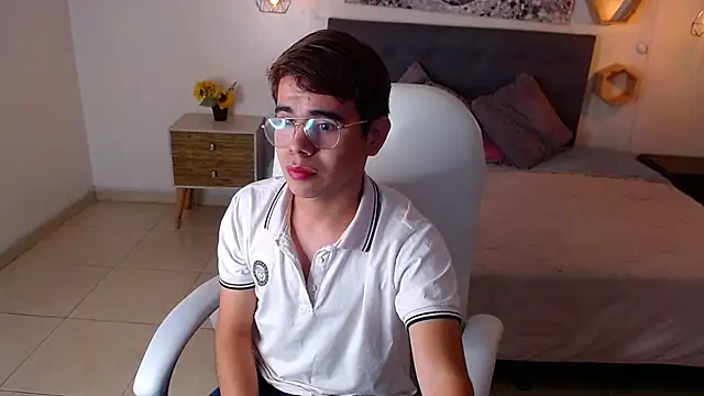 Snapshot of jack__tomas chatting on June 14, 1:46 pm jack tomas online show from June 14, 1:46 pm