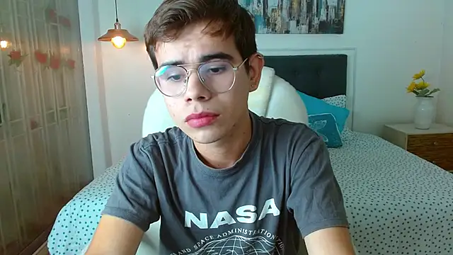 Snapshot of jack__tomas chatting on June 15, 1:24 pm jack tomas online show from June 15, 1:24 pm