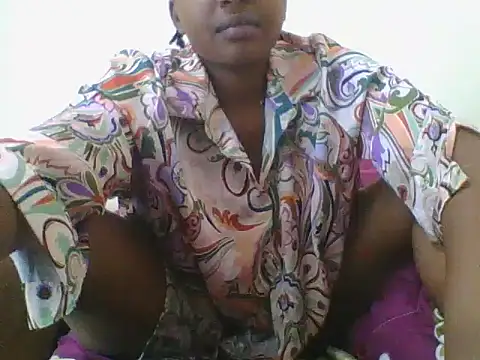 Snapshot of bunnysnow_ chatting on June 9, 12:00 am bunnysnow online show from June 9, 12:00 am