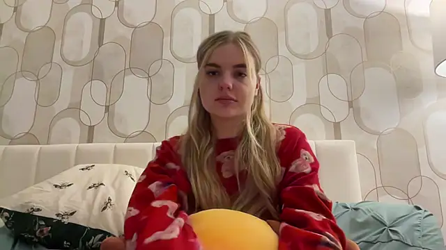 Snapshot of Lilyswlrdxo chatting on June 10, 11:46 pm Lilyswlrdxo online show from June 10, 11:46 pm