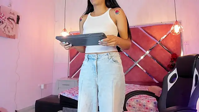 Snapshot of Carla_Alvez chatting on June 12, 1:54 pm Carla Alvez online show from June 12, 1:54 pm