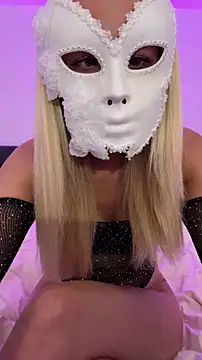 sophiiexoo online show from June 17, 10:10 pm
