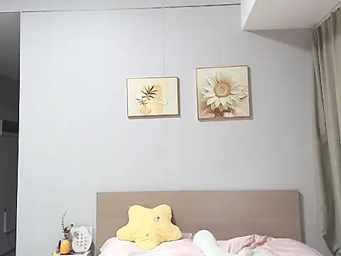 lucky-xiaolu online show from June 14, 7:10 am
