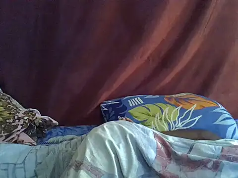 Snapshot of East_queene chatting on June 13, 5:49 am East queene online show from June 13, 5:49 am