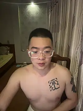 iamtobias online show from June 23, 7:45 pm