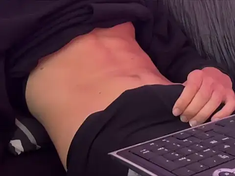 Snapshot of Jacob0thestar chatting on June 12, 9:19 am Jacob0thestar online show from June 12, 9:19 am