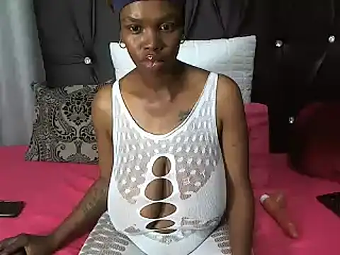 Snapshot of Leandra_2 chatting on June 10, 10:41 pm Leandra 2 online show from June 10, 10:41 pm