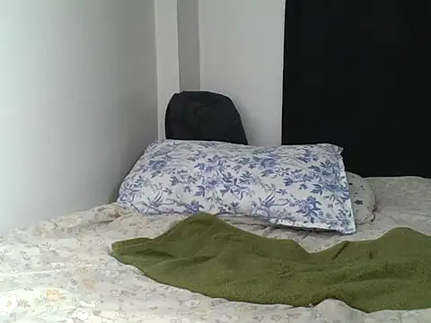 Snapshot of Cherr_yy chatting on June 14, 2:24 am Cherr yy online show from June 14, 2:24 am