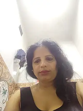 Snapshot of SWEETY01990 chatting on July 19, 2:04 am SWEETY01990 online show from July 19, 2:04 am