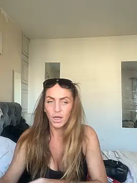 Snapshot of GIJANE88 chatting on June 18, 6:12 pm GIJANE88 online show from June 18, 6:12 pm