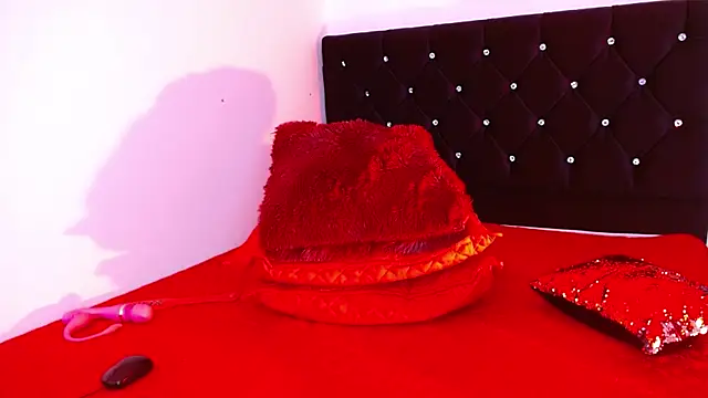 Amoree69 online show from June 18, 7:40 pm