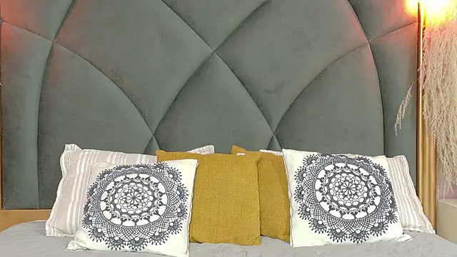 Snapshot of Chloemendoza chatting on June 12, 4:00 am Chloemendoza online show from June 12, 4:00 am