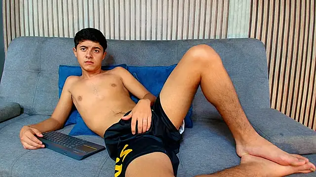 Snapshot of Justin_ortiz chatting on June 12, 7:02 pm Justin ortiz online show from June 12, 7:02 pm