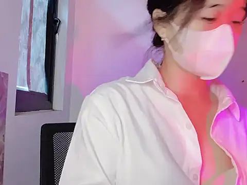 Snapshot of miumiubeauty chatting on June 15, 5:31 am miumiubeauty online show from June 15, 5:31 am